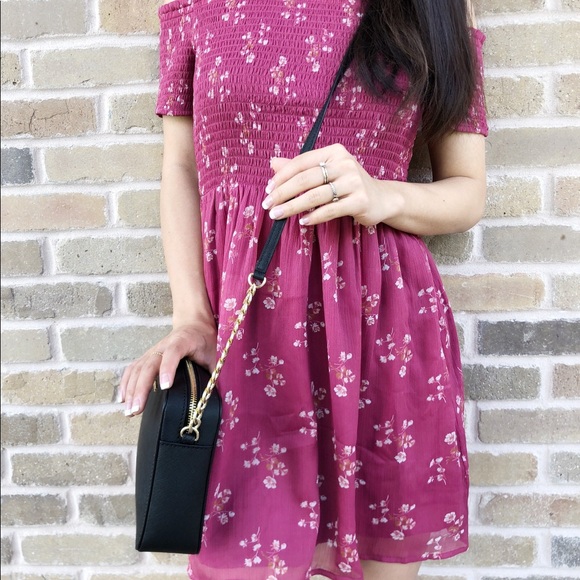 Gaby’sBags👜💕-NWT Michael Kors LG Crossbody Black - Picture 5 of 8